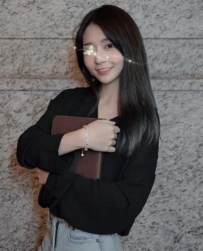 欣欣 160cm/Ccup/45kg/21歲  粉紅一線鮑 美腿小隻馬性感女神