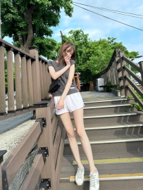 芊芊 167cmC奶25歲  💧簡介：超反差的  外表氣質冷艷
