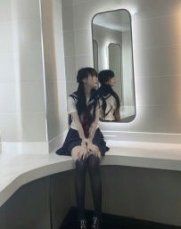 睿欣 158.44.C.18歲  今晚史上最年輕的幼齒浪女