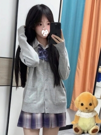 小璃：150cm｜40kg｜A奶｜20歲  #嫩妹系列  外表乖巧，氣質裡藏壞心思