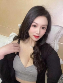 心瑤 162cm/D+cup/46kg/32歲  花店老闆娘  身材前凸後翹