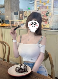 #高雄  心彤 162cm.48kg.E奶.22歲  大胸型妹妹 視覺份量超足