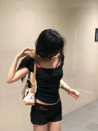 果果 166 C 47 23歲  #氣質美腿又性感 胸部漂亮