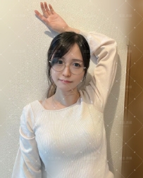 媚兒 160cm/46kg/Dcup/21歲  超會挑逗的騷系妹妹，翹臀勾人