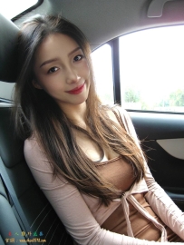 小夏 164 / 46 / D / 25歲    #皮膚白皙  #修長美腿  #女友感很強