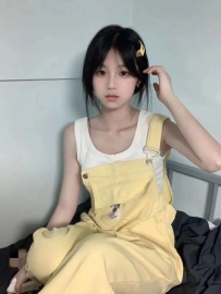 夏兒 158.45.C.18歲   #長相甜美 肌膚很光滑