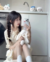 欣欣 157cm.44.B.19歲     萌妹子來襲！好可愛的妹妹