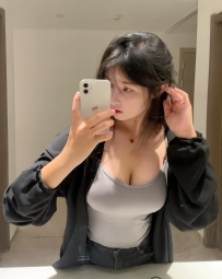 小小 165cm 25歲 F奶 48kg  ❤️資訊  大奶奶的奶茶店店長  想來杯愛の奶嗎