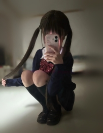 #剛成年乖巧小蘿莉 巧克力 155 ・42kg・C奶・18歲 稚嫩