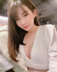 小雪 162.D.46.25歲  氣質美女小雪平時包緊緊