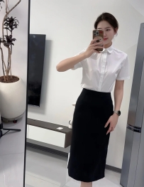 #高雄 瑩兒 164cm E奶 48kg 29歲 仲房業務員 瑩兒看起來纖細苗條