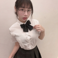 #高雄 小春157cm.45kg.Ccup.19歲 俏皮可愛型 水多易濕