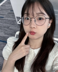 宛真 21歲 163/45/C  家庭不好出來兼職 平常時薪又低