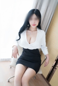 #新竹  情悅   167 cm.52 .D.28歲