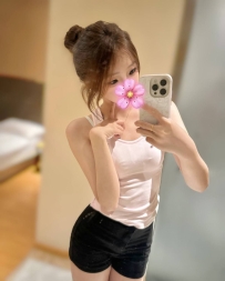 她叫桃桃 157/43/C/20歲🍑 短期兼職中🕊  要不要我幫哥哥留一個名額呀🥺