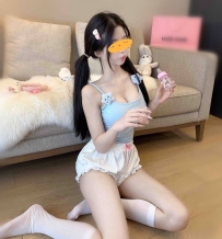 甜甜 162cm 46kg Bcup 23歲  #第一眼就讓人想疼惜的類型