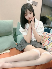 餃子  153cm44kgCcup20歲    在校學生，性經驗不多，