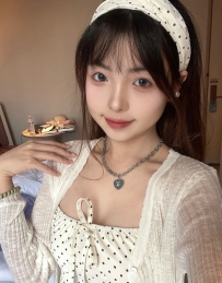 #臺北 心言 158cm / B杯 / 45kg / 23歲 清純甜美，鄰家感十足