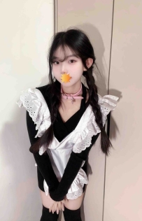 小雙 158 cm 44kg D奶 19歲  有女友fu 適合玩火車便當