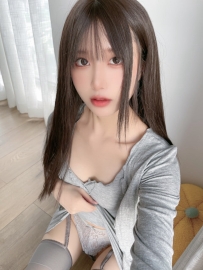 #新竹  小川  165cm B奶 25歲 46kg  清秀臉蛋  床上是勾魂的小妖精