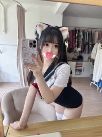 嬌嬌 158.45.C.19歲    小小隻 身材很不錯 胸部很Q彈