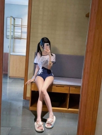 蕾蕾  155-19歲-C奶-42kg    嬌小可愛漂亮臉蛋，穴穴還是粉嫩粉嫩的喔 ~