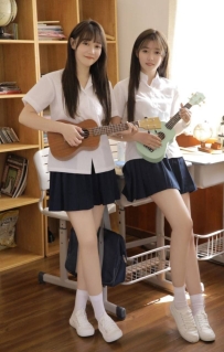 小娜 161 C 45kg 22歲  #3p姐妹花  配合度很高 #敢玩 #尺度大