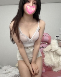 樂樂 160 D 22歲  嬌小身材好超控  雙峰堅挺粉粉嫩嫩