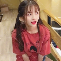 沫沫 155cm / 43kg / B-奶 / 20歲     超小芝麻讓你有種幹未成年的fu