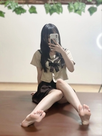 香玲 157cm.B-Ccup.19歲 外表乖巧，實則悶騷淫蕩 ✨