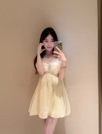 樂樂158cm 44kg D奶 21歲  青澀粉嫩 堅挺的雙峰 社會經驗不多