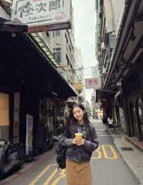 洋洋 160.D.46kg.20歲  輔大學生 清純又騷 身材妖嬈 一級體驗