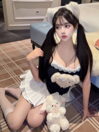 高雄推薦    價位：12000一節 買二送二  萌萌  158cm  44kg  C 20歲