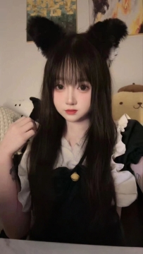 草莓  158cm 42 B 19歲  #蘿莉型夢幻  粉紅奶 誘惑寶貝 無刺青