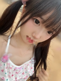 蘿莉推薦⭐️    眈眈 150.40.B.18歲  太幼了 第一眼都會把他看成是未成年