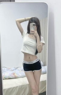 婉婉 160cm 46kg C奶 21歲#童顏外貌讓人有犯罪的感覺