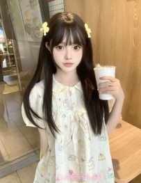 琳兒158cm45kg小C奶20歲  #小蜜桃臀随意捏真实筷子腿