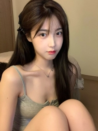 茵茵 158cm 45kg C奶 22歲  可愛依人 甜甜笑容讓人融化