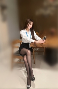 高雄 l  嘉妤 164m.D奶.48kg.26歲 l 性感房仲人員 黑絲制服