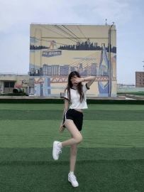 #可愛清純美腿學生妹 可薇 165cm.C奶.47kg.22歲 可愛清純學生妹