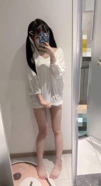 臺北 ❤️小米粒 154 42 C 18歲 白虎 #一線鮑 #無刺青