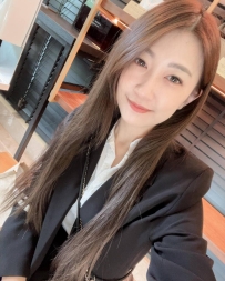 #高雄  葉子：164m｜47kg｜C+｜26歲    #職業裝下藏著超色肉體!!