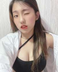 【高雄可約】芯芯  ⭐️#身材：159cm / 46kg / 23歲 / D罩杯