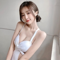 #高雄  森月 163.D.46kg.25歲  護膚品櫃姐 身材出眾