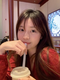 涵涵 162 46 C 23歲     氣質乾淨、打扮簡約高雅,知道什麼時候主動