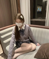 詩詩：156cm 44kg C奶 22歲  自己偷偷下海兼職外快