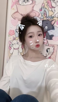 白煙 160 C 45kg  20歲  臉蛋甜美會撒嬌有女友fu 可親親