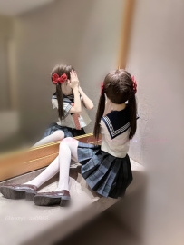 小蘿莉高中生  青青 150cm・40kg・B奶・19歲  純欲小蘿莉上線