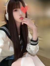 艾艾 159cm 44kg  C奶 20歲  愛裸露的小騷貨 服務主動 性格開朗