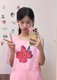 #粉嫩小學妹  小柒 156.43.B.19歲  #小隻馬床上好操控